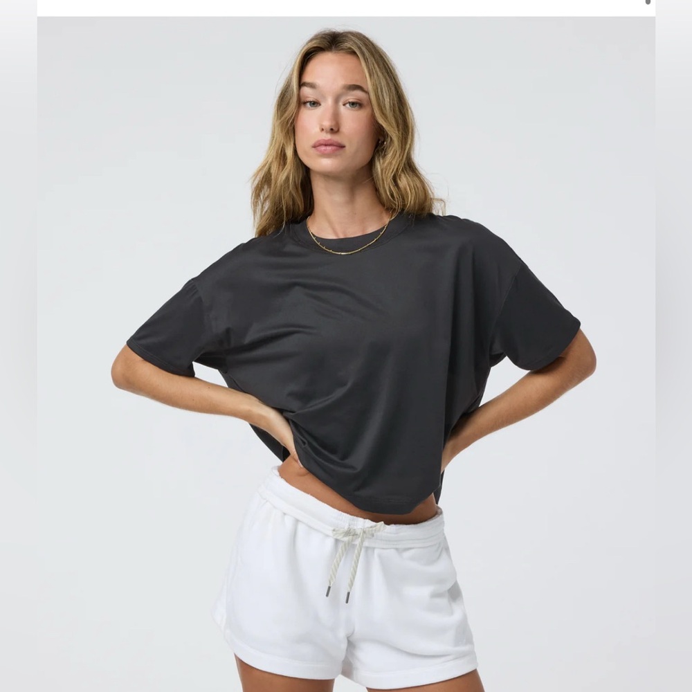 Vuori women’s Energy Tee size Medium , Black